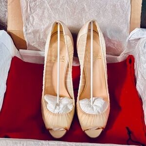 Christian Louboutin Very Prive Lux Satin Crepe peep toe platform pumps EU 38.5